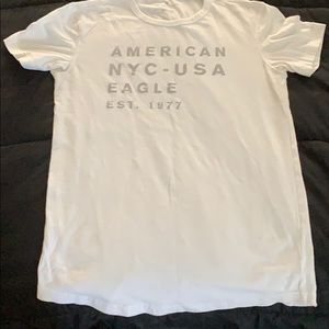 AMERICAN EAGLE 🦅 GRAPHIC T-SHIRT